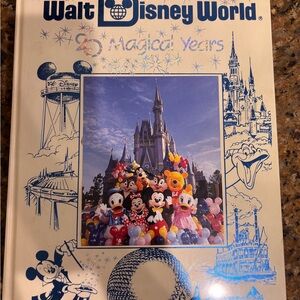 BRAND NEW SEALED Walt Disney World 20 Magical Years  1991 Souvenir Book 🔥
